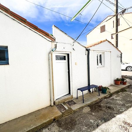 Maisonnette De Pecheur Chauffee Et Climatisee Port-la-Nouvelle Bagian luar foto