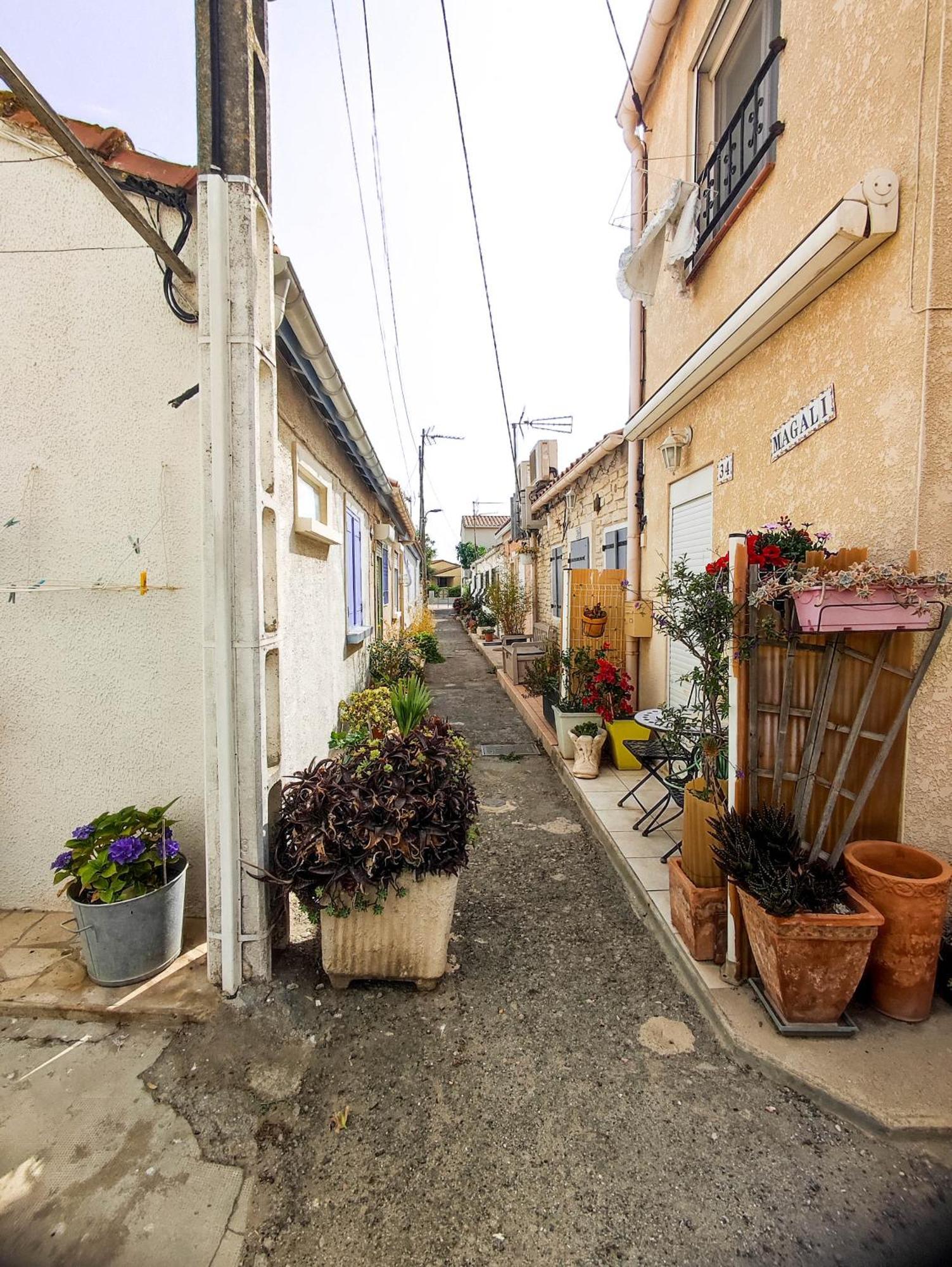 Maisonnette De Pecheur Chauffee Et Climatisee Port-la-Nouvelle Bagian luar foto
